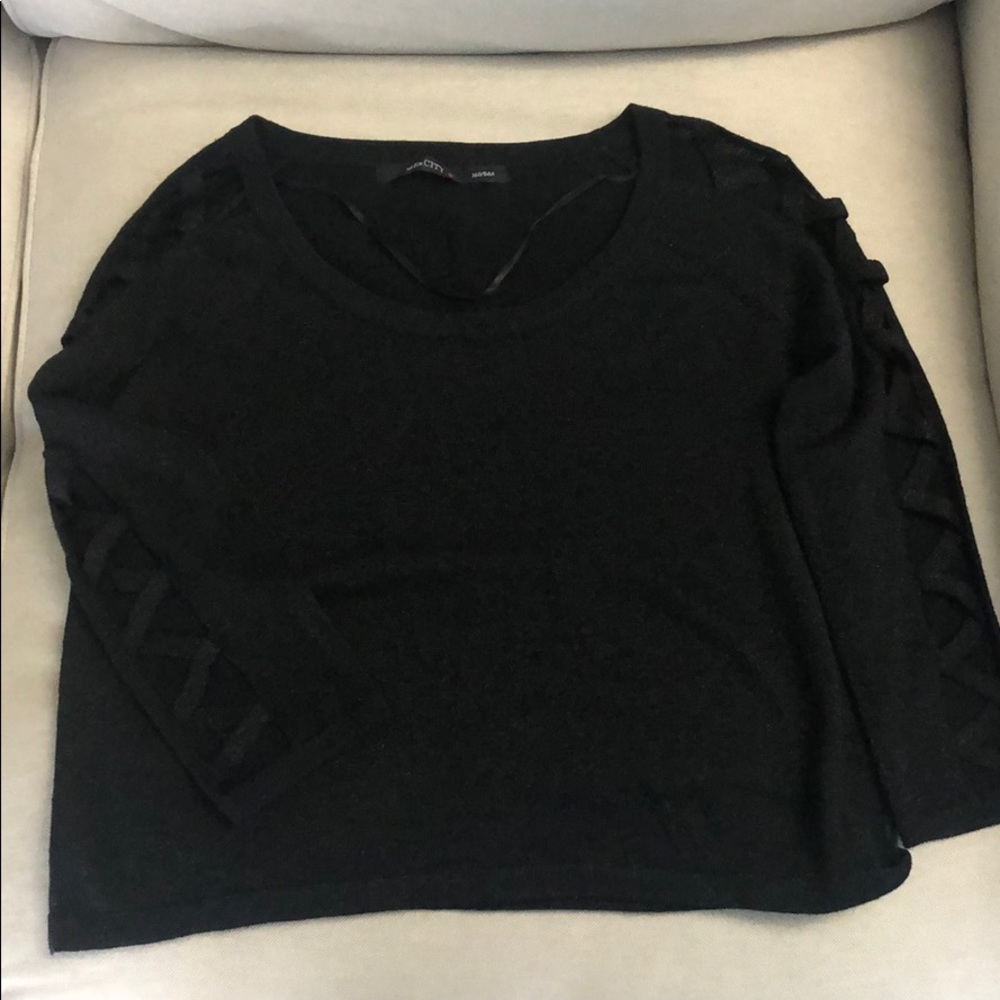 NWOT Metallic Black Cropped Top